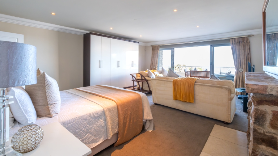 7 Bedroom Property for Sale in Beacon Isle Western Cape
